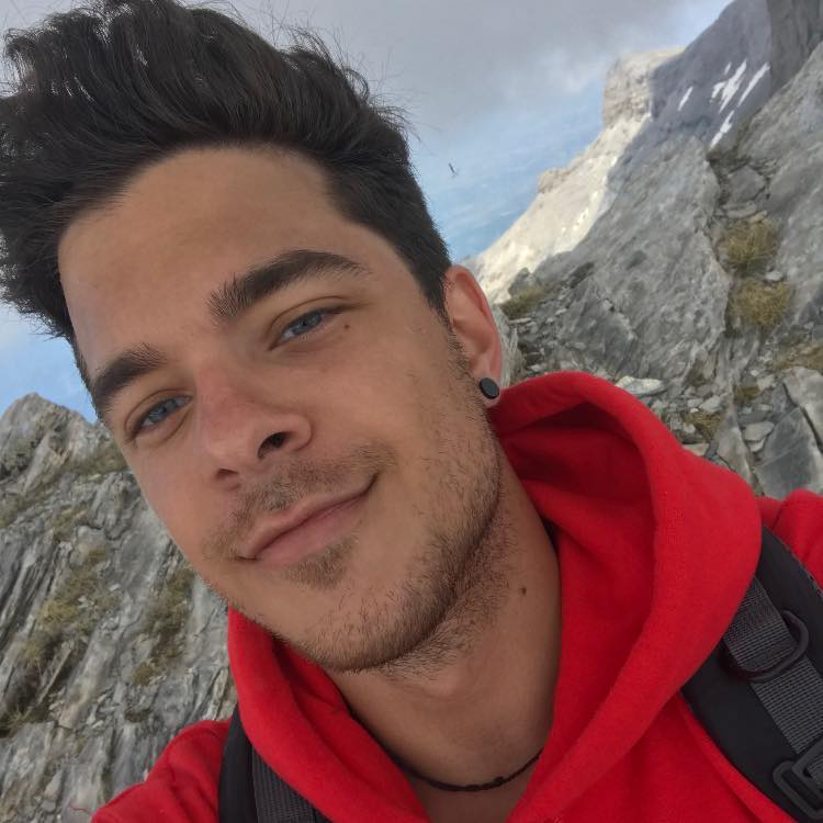 Csatlos Erik