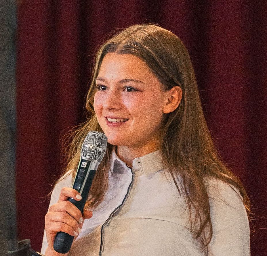 Pálosi Adél-Bernadett